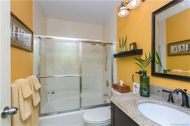 Second Bath - 7007 Hawaii Kai Dr