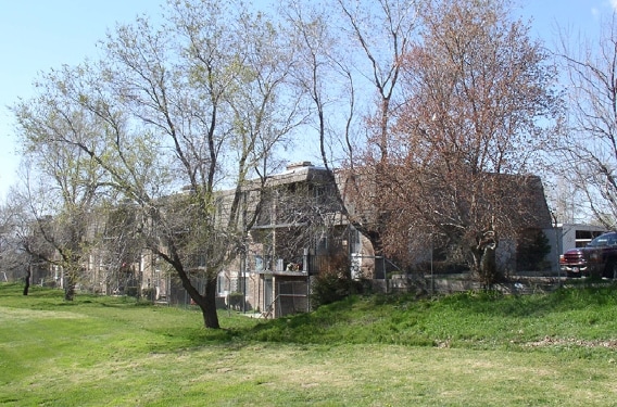 Building Photo - Ponderosa Apartments
