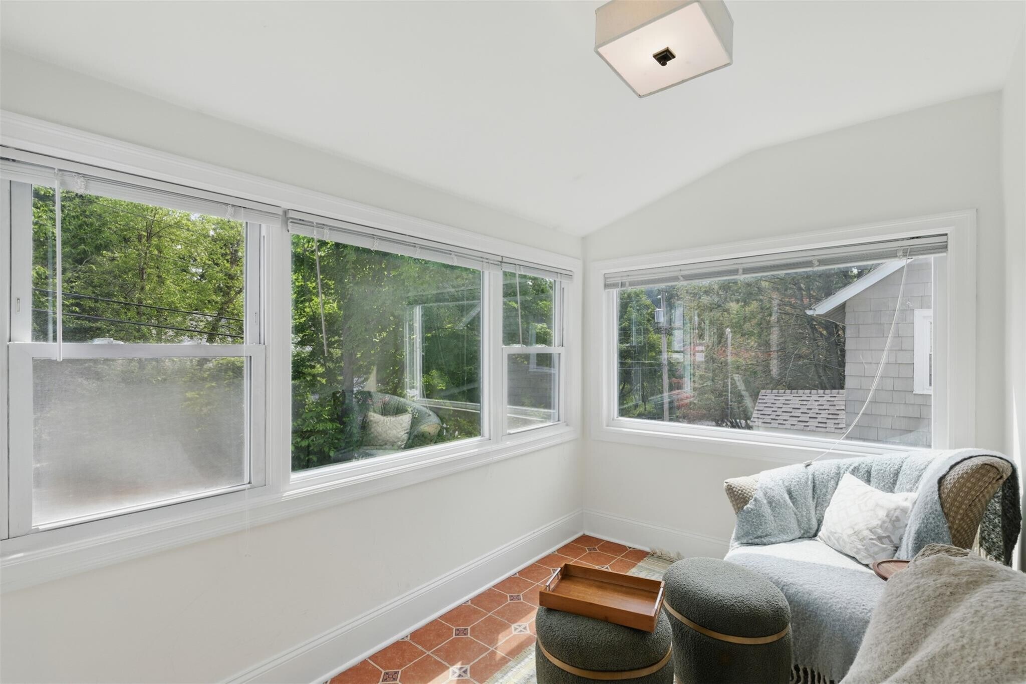 Building Photo - 24 Annadale St