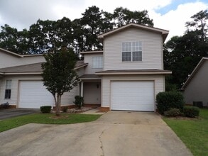 Building Photo - Creekside Townhomes, Enterprise, AL