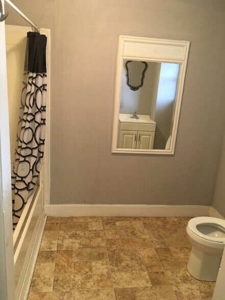 Building Photo - 14 S East St