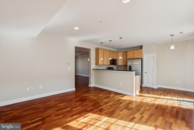 Building Photo - 105 Captains Way