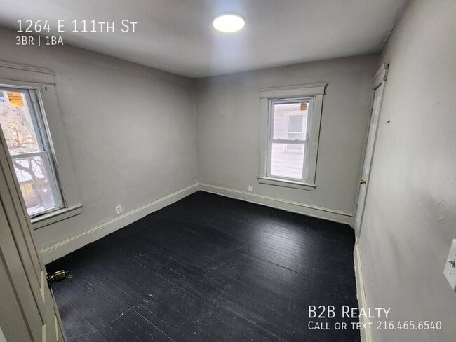 Building Photo - 1264 E 111th St
