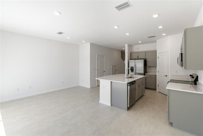 Building Photo - 15117 Cuzcorro Ct