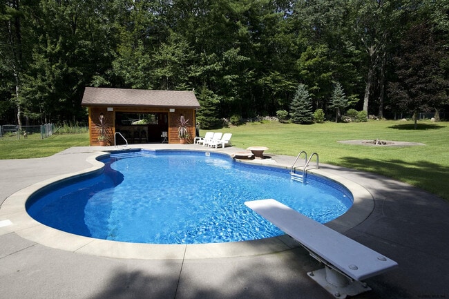 Building Photo - 32 Flat Rock Rd