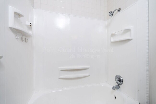 Building Photo - 102 W Zimmerly St