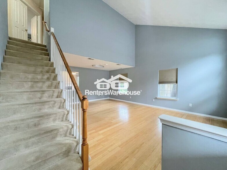Building Photo - 171 Graystone Trce