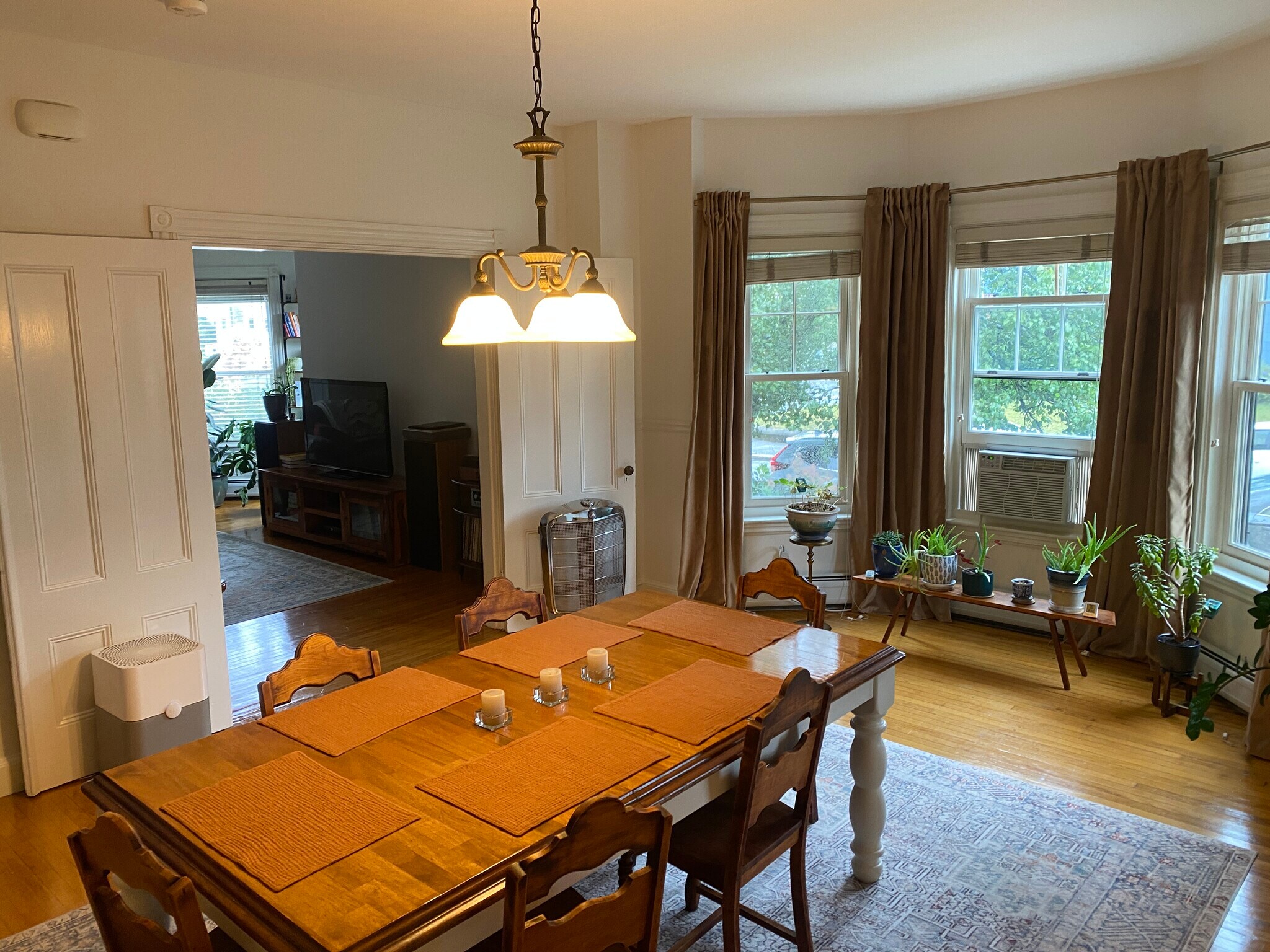 Building Photo - 27 Holton St