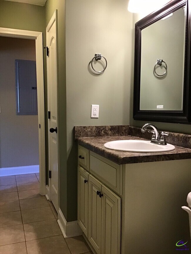 Building Photo - 108 Pershing Pl Ct