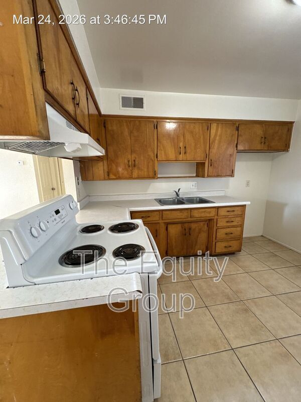 Building Photo - 514 S Bridge St