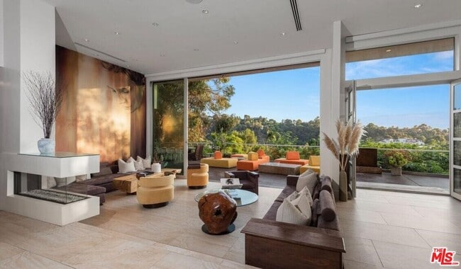 Building Photo - 2766 Ellison Dr