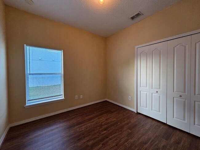 Building Photo - 3 Bedroom, 2 Bathroom Home in Sanford!