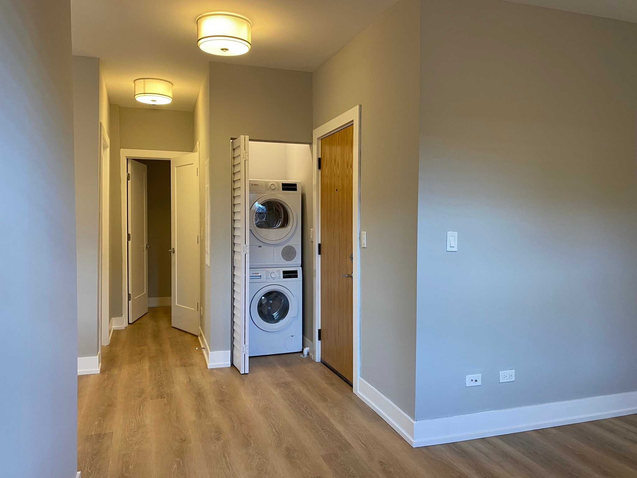 Building Photo - 3925 N Janssen Ave