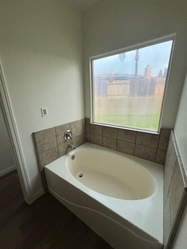 Building Photo - Move-In Ready 3 Bedroom Home with Pool in Rosedale