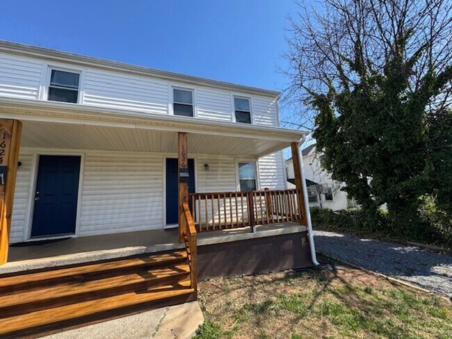 Building Photo - 1624-1626 Shaffer St