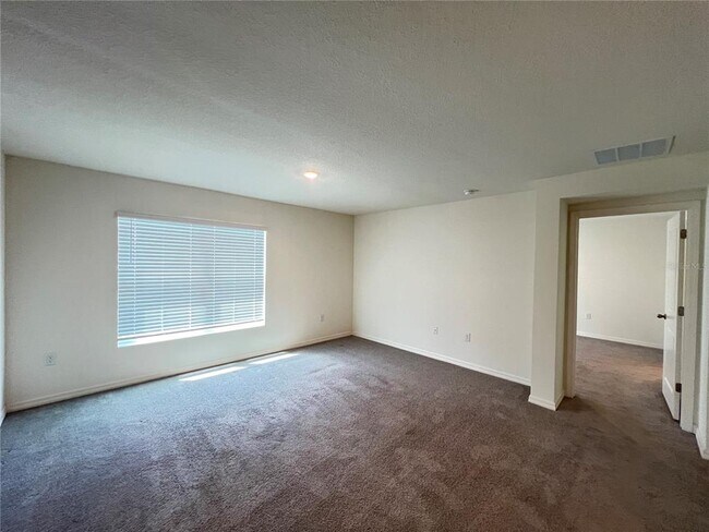 Building Photo - 586 W Twisted Oaks Dr
