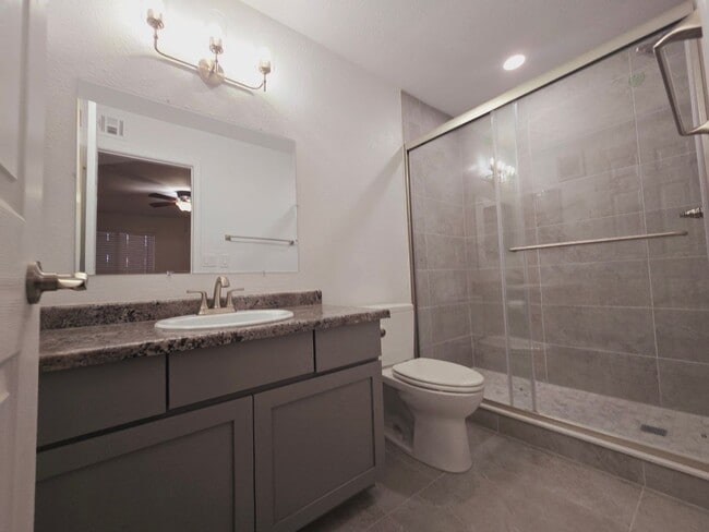 Building Photo - Freshly Remodeled 2 Bed, 2 Bath Condo in The Arbors!! Students OK! Avail. July 19th!