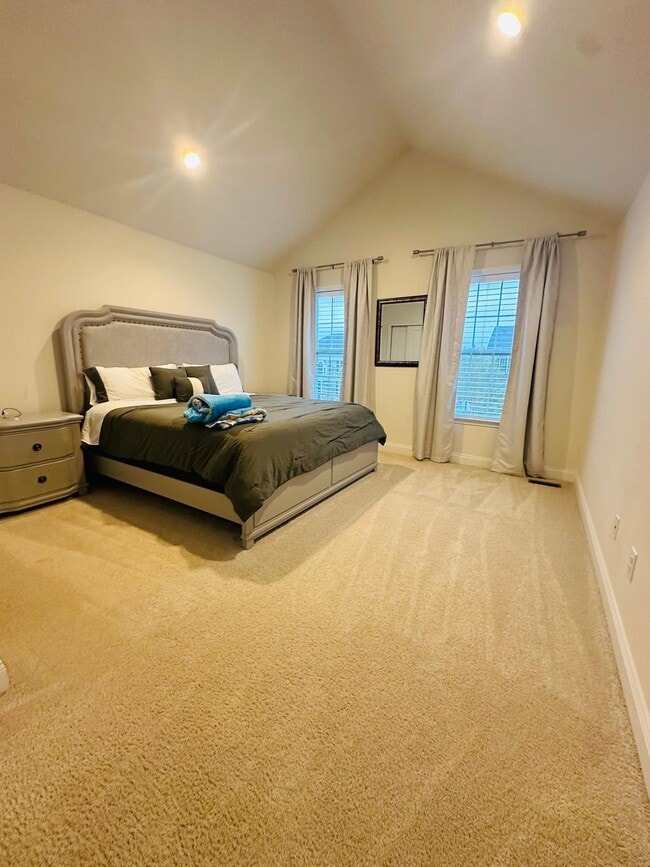 Building Photo - 363 Wheat Sheaf Way