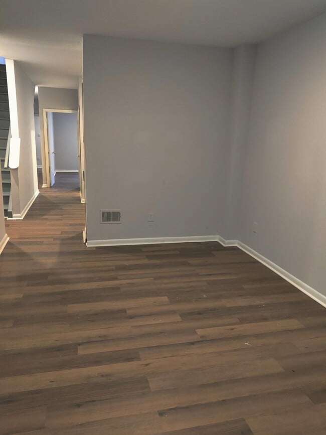 Building Photo - 906 N 42nd St