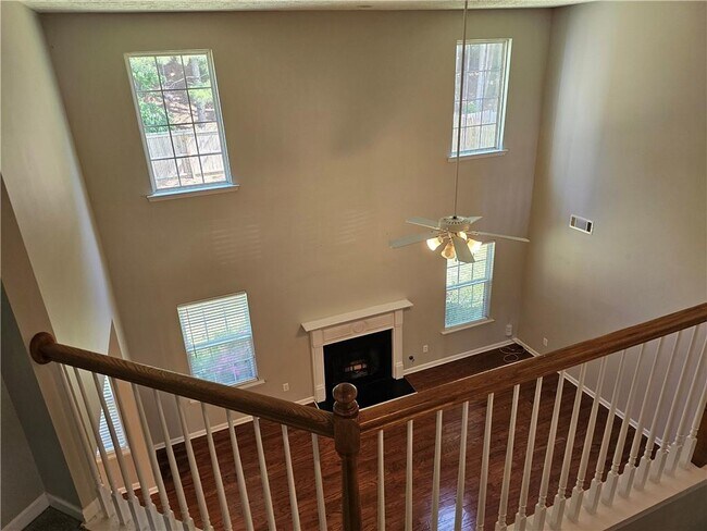Building Photo - 645 Roxford Ln NE