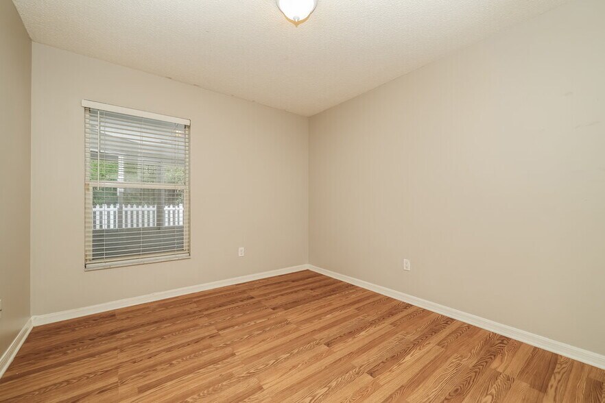Building Photo - 6713 Summer Cove Dr