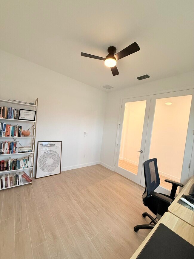 Building Photo - 13462 SW Bally Dr