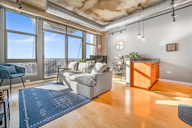 Building Photo - 1550 S Blue Island Ave