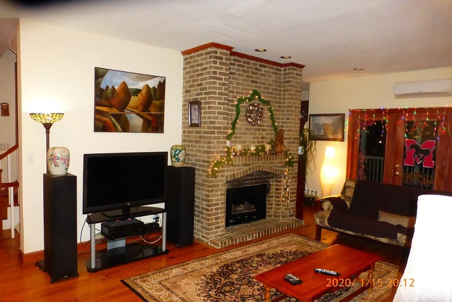 Building Photo - 324 Little Falls St