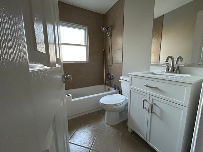 Building Photo - Cranston