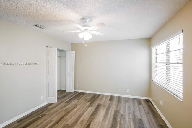 Building Photo - 8548 Eagle Run Dr