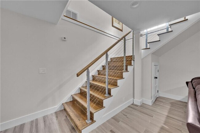 Building Photo - 225 Jayne Ellen Way