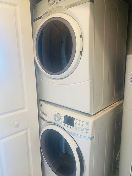 Building Photo - 1827 W Diamond St