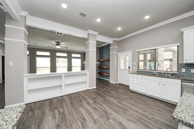 Building Photo - 2009 Amado Ln