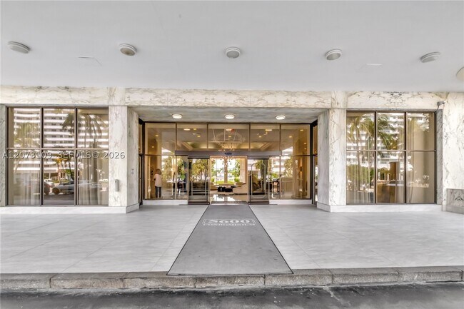 Building Photo - 5600 Collins Ave