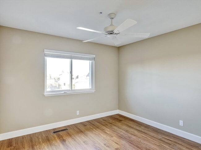 Building Photo - 1101 Rock Creek Way