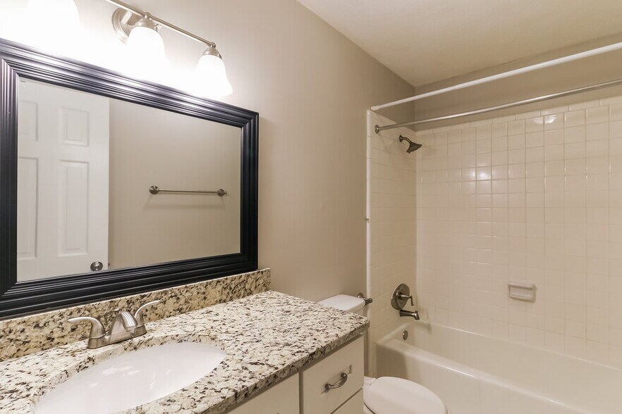 Building Photo - 7298 Cedar Ln Dr