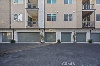 Building Photo - 980 N Tangent Privado