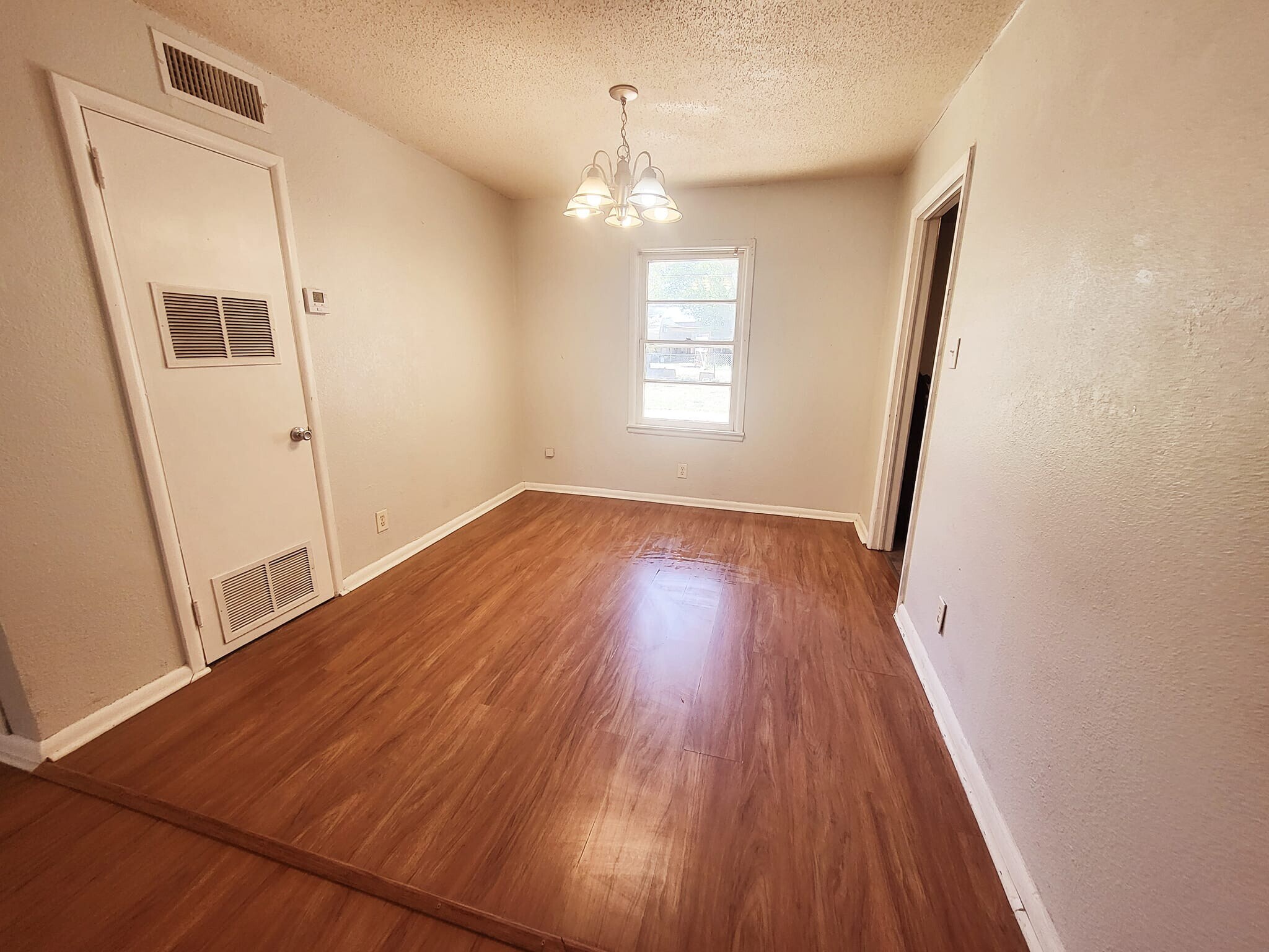 Building Photo - 3789 Sunset Ave