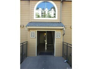 Building Photo - 1Bd/1Ba Bellevue Condo