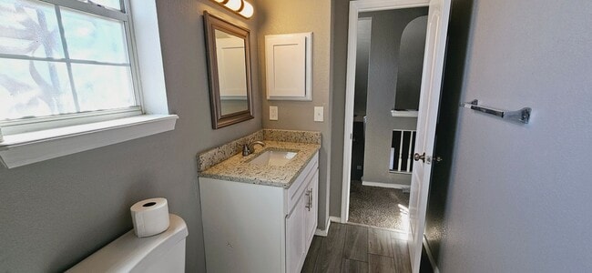 Building Photo - Charming 3 bedroom, 2 bath home in East El Paso!