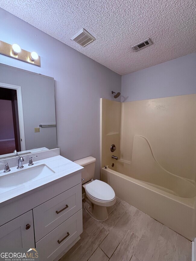 Building Photo - 175 Talbot Ct