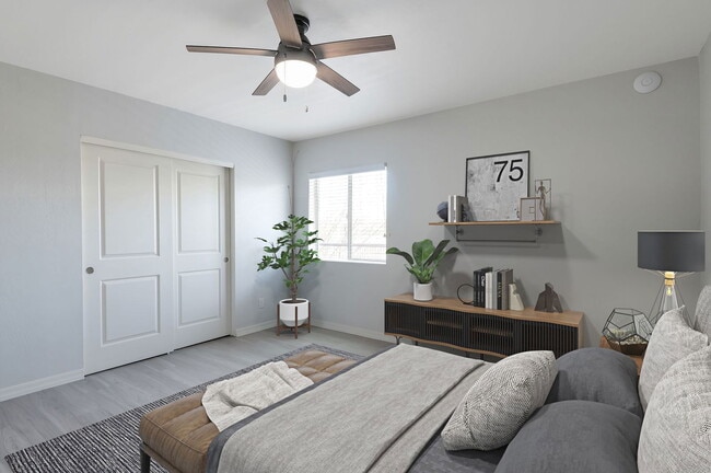 Building Photo - 838 E 9th St