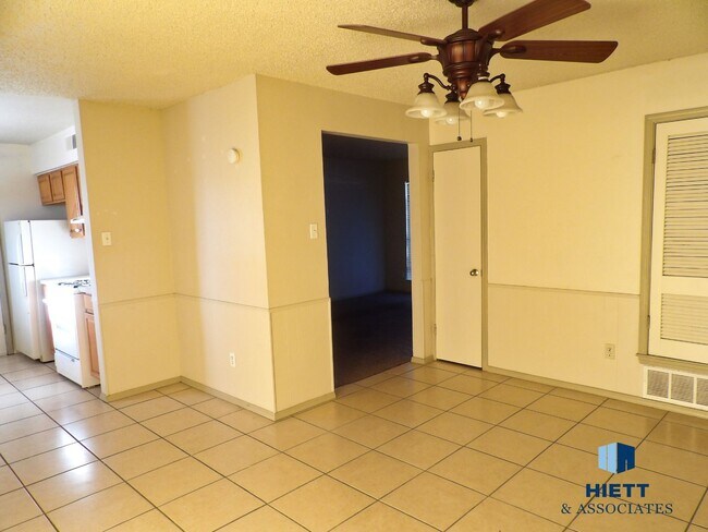 Building Photo - Great move in ready home close to Ft. Bliss