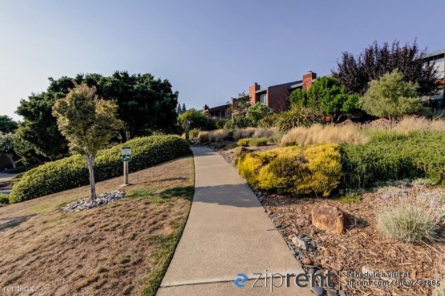 Building Photo - 2 br, 2 bath Townhome - 57 Sereno Cir, Oak...