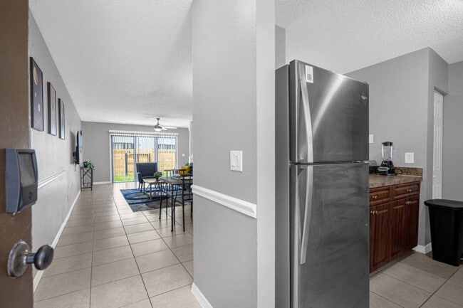 Building Photo - 13921 Heritage Club Dr