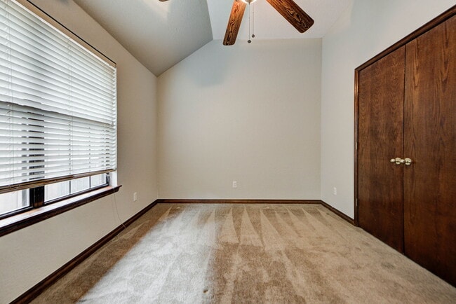 Building Photo - 4808 Baker St