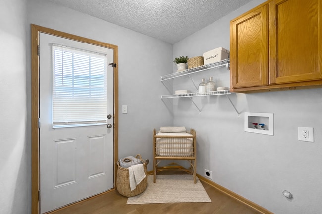 Building Photo - 3BR/2BA Home for Rent in Grain Valley, MO 64029 | Fenced Yard | Fireplace | Garage | Pet-Friendly