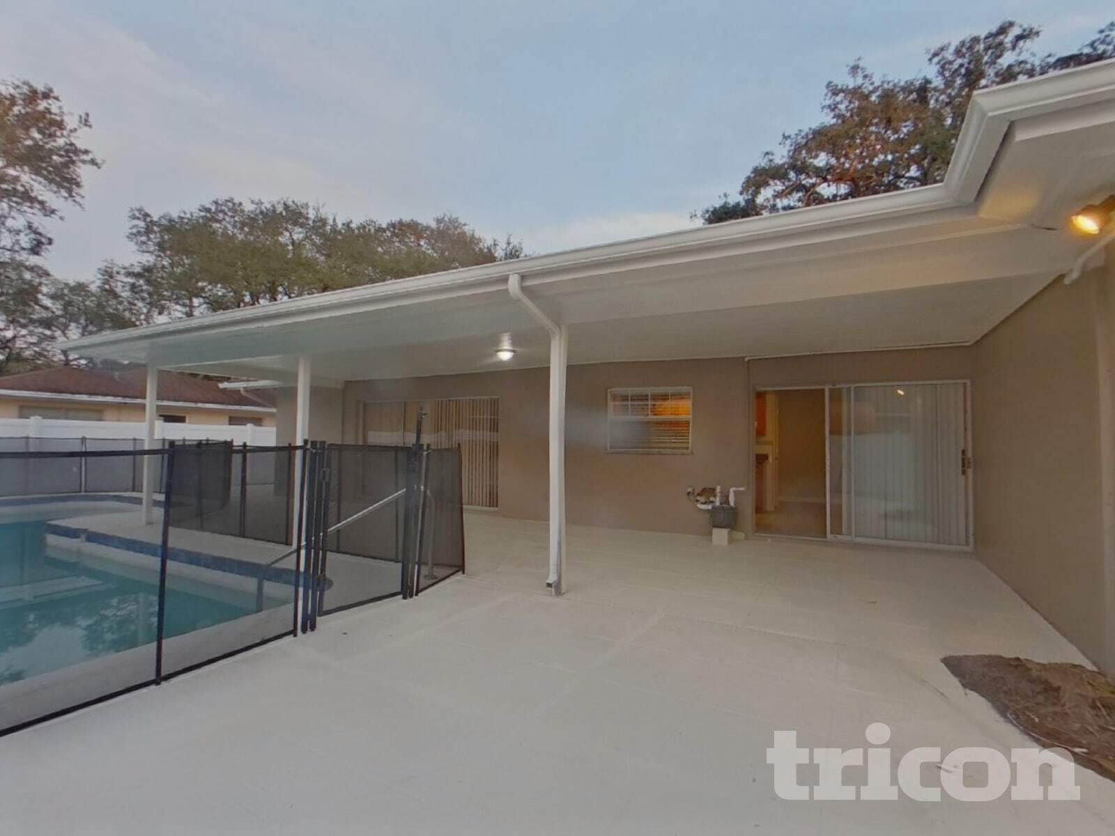 Building Photo - 7102 Woodfield Dr