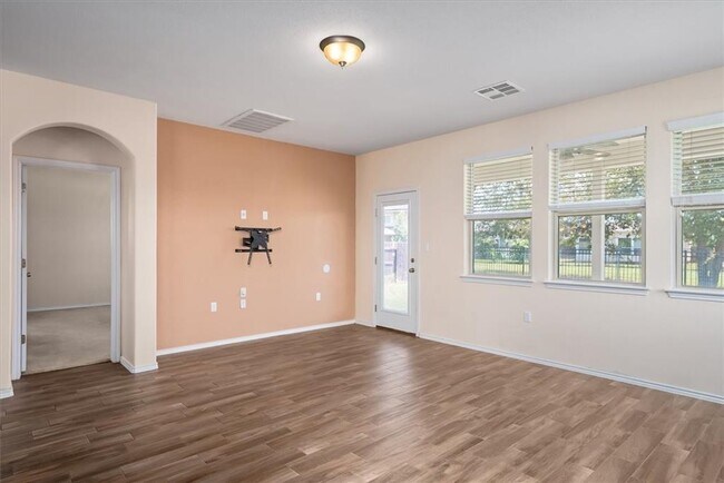 Building Photo - 5425 Kara Dr