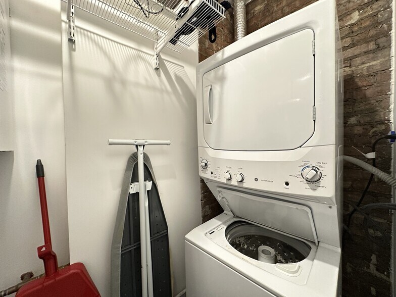 Building Photo - 4117 S Michigan Ave